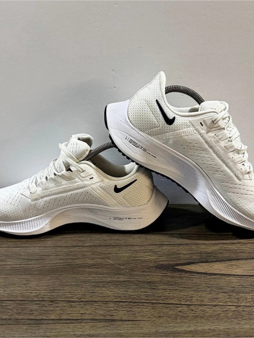 Nike Air Zoom Pegasus 38 Women's White & Black US 8.5